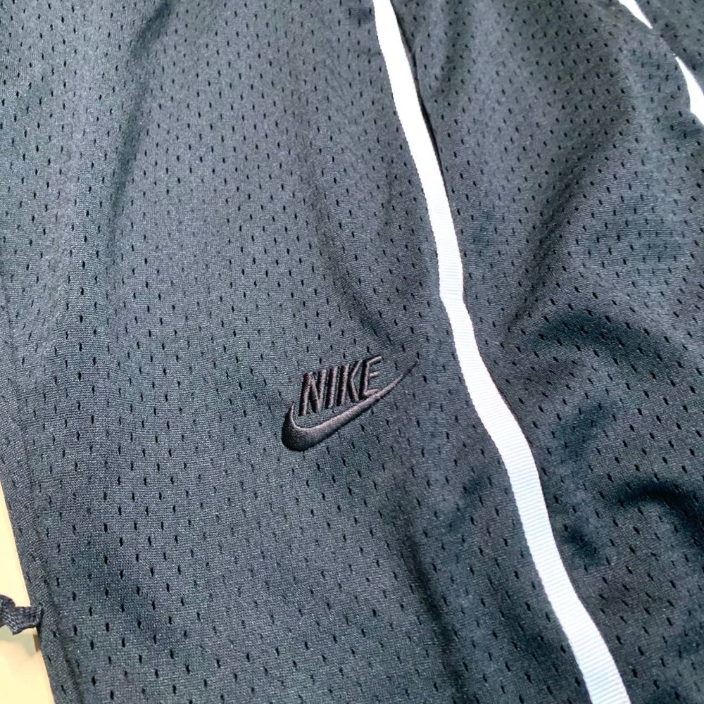 NWT Men's Nike Premium Shorts & Tee Bundle - Picture 5 of 7